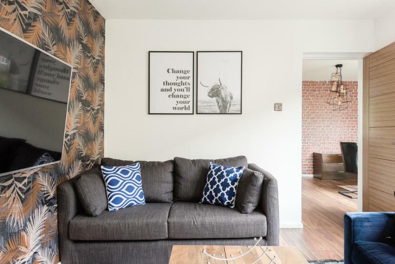 شقة The Century Chalet - Contemporary 2Bdr Townhouse With Parking أكسفورد المظهر الخارجي الصورة